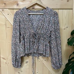 SHEIN Long Sleeve Ditsy Floral Wrap Crop Top | XSmall